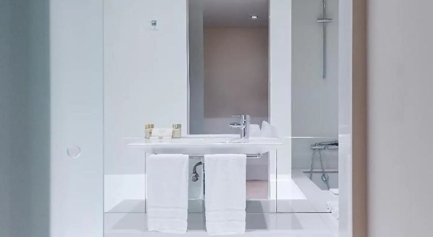 4615 Hotel Badezimmer