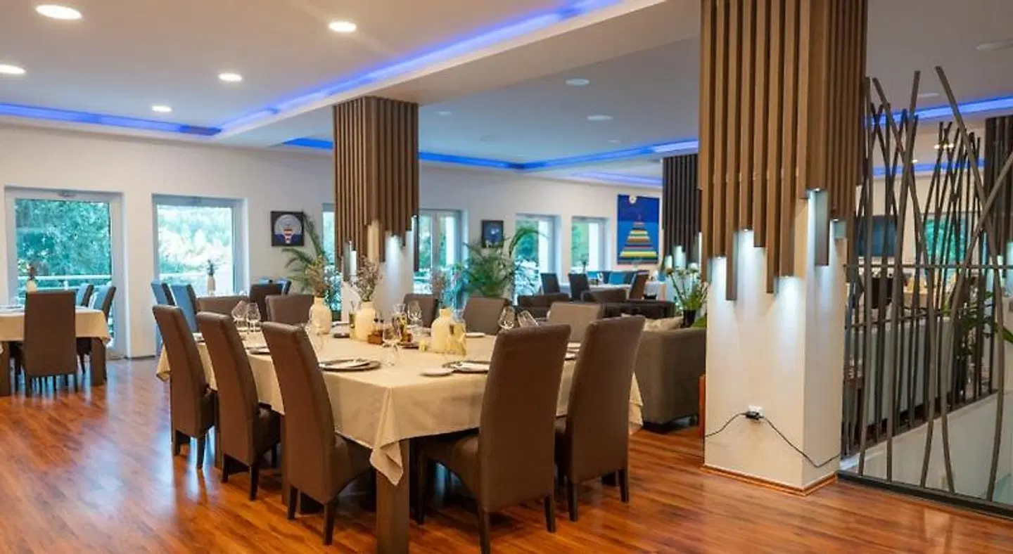 Scardona Park Luxury Accomodation Restaurant