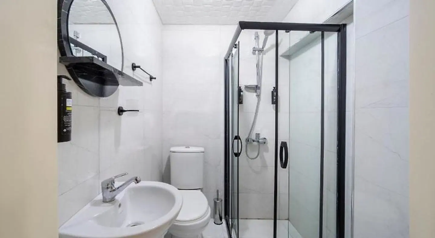 Alhambra Apart Hotel Badezimmer