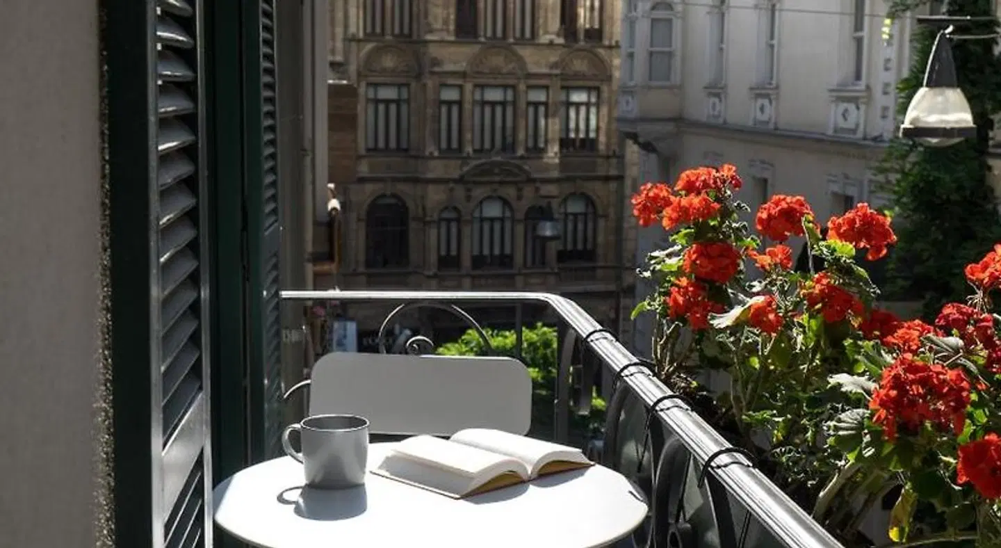 Pera Neuf Terrasse