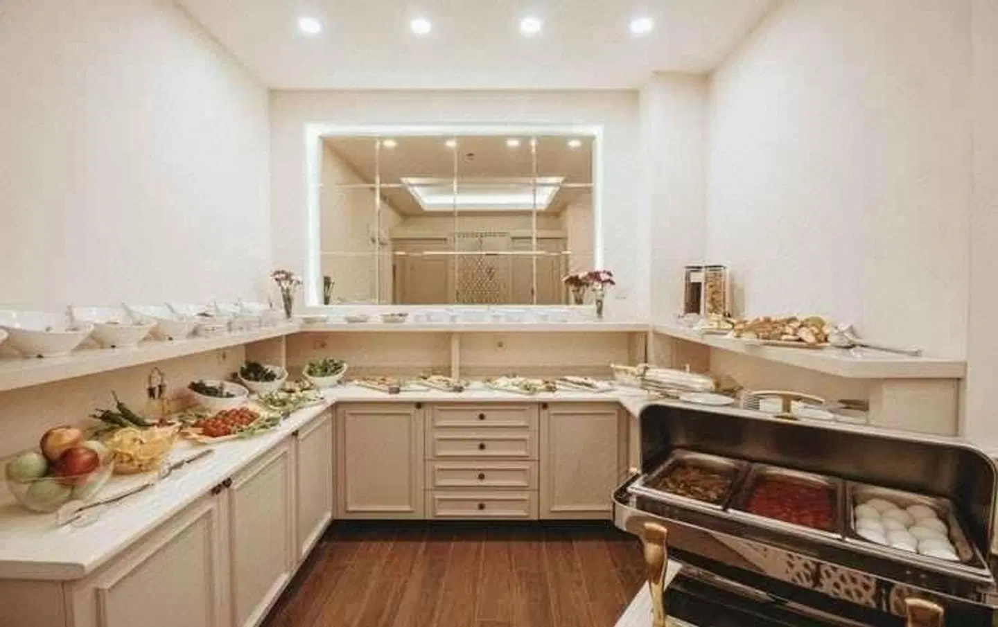 Istanroom By KEO Restaurant