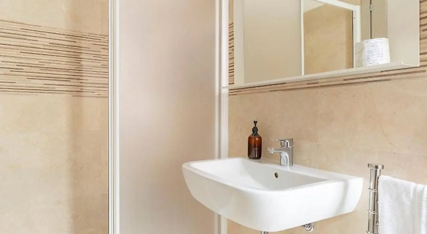 UniHo Hostel Badezimmer