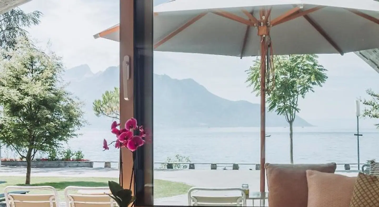 Montreux Youth Hostel Terrasse