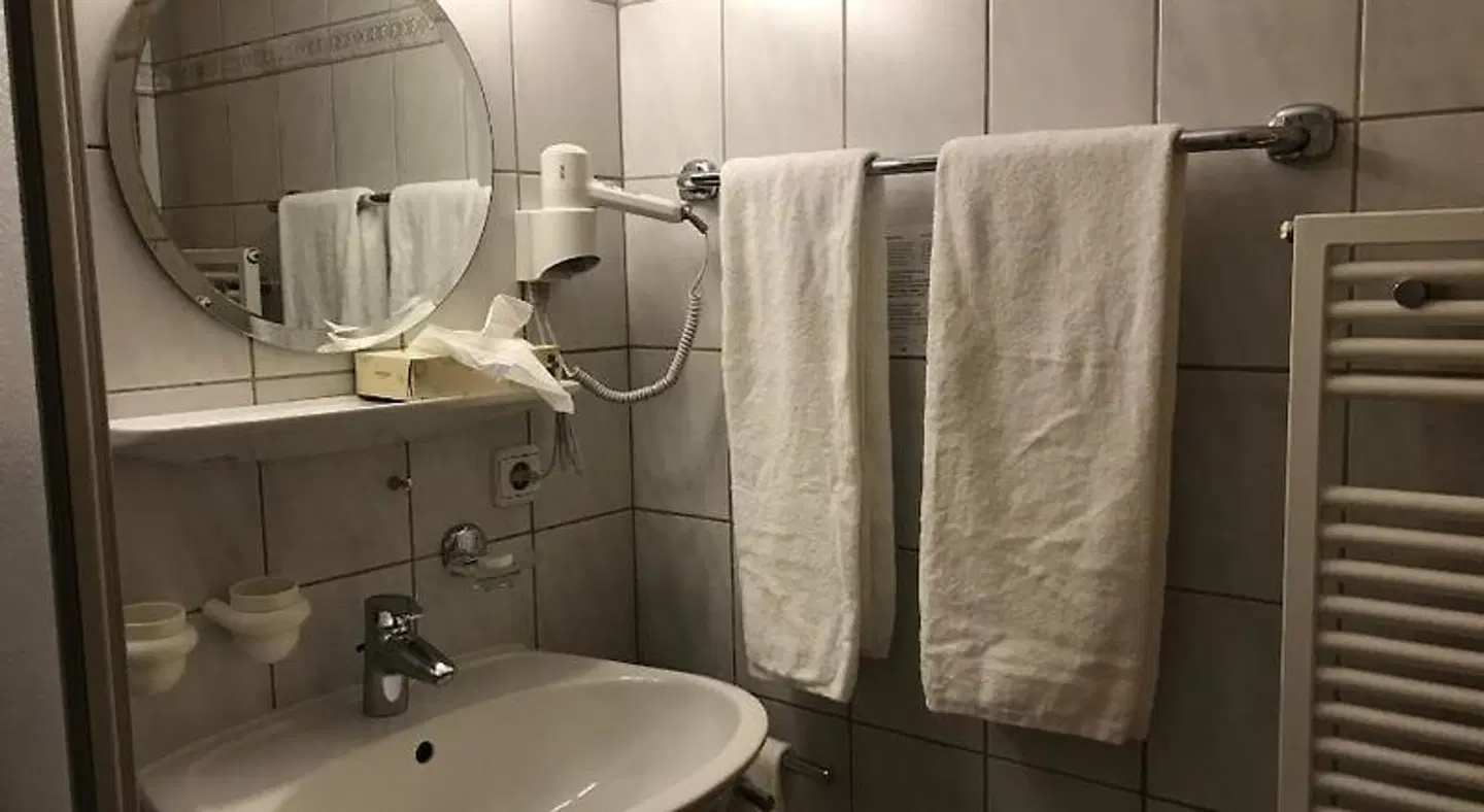 Hotel Hohe Schule Badezimmer