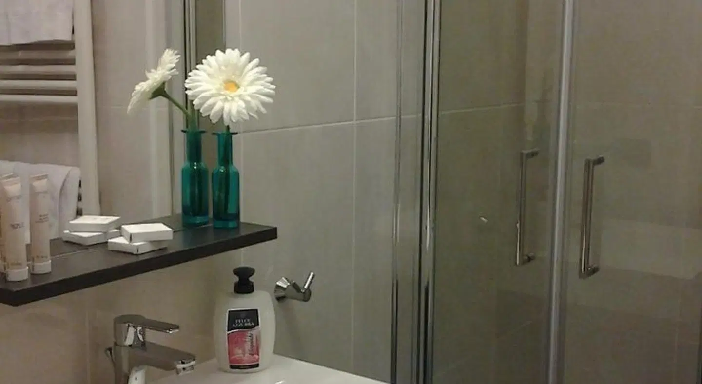 Roma Resort Termini Badezimmer