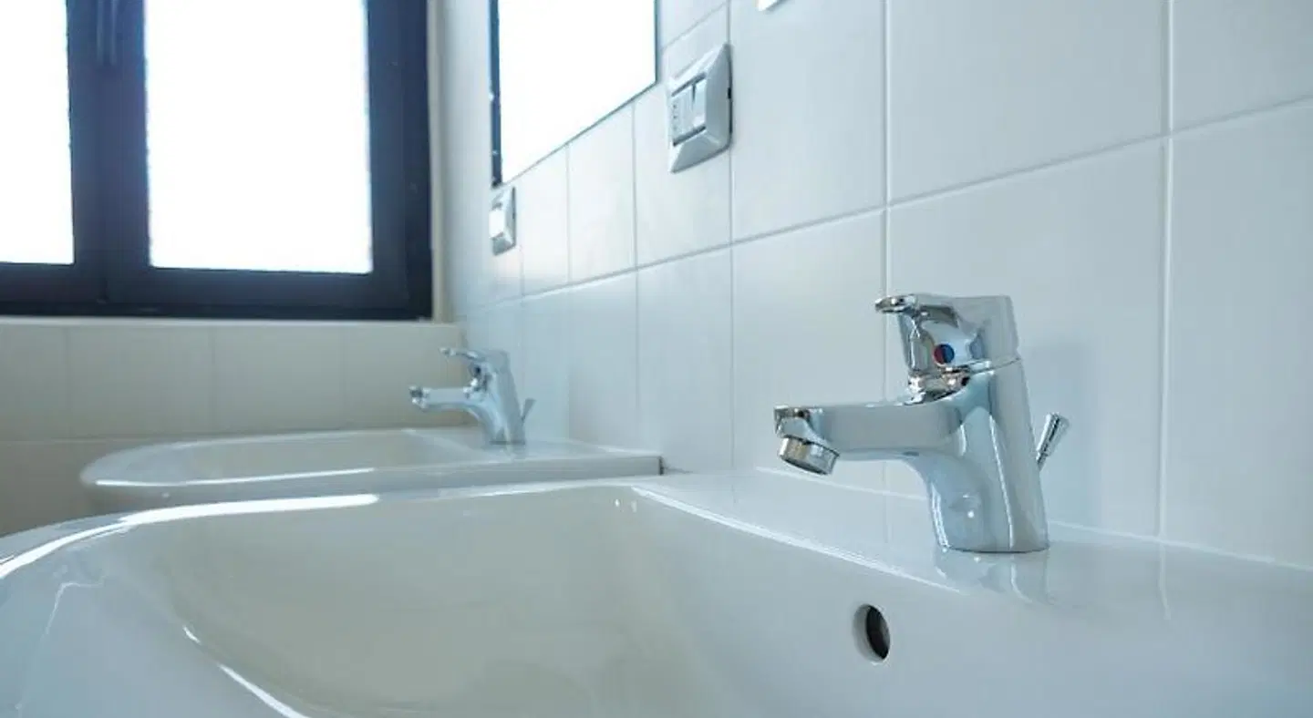 Lake Como Beach Lodge & Hostel Badezimmer