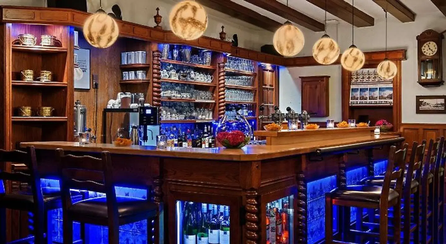 Kuhr Bar
