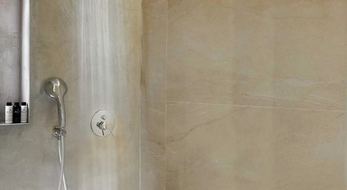 Cavo Delea - Elegant Suites Badezimmer