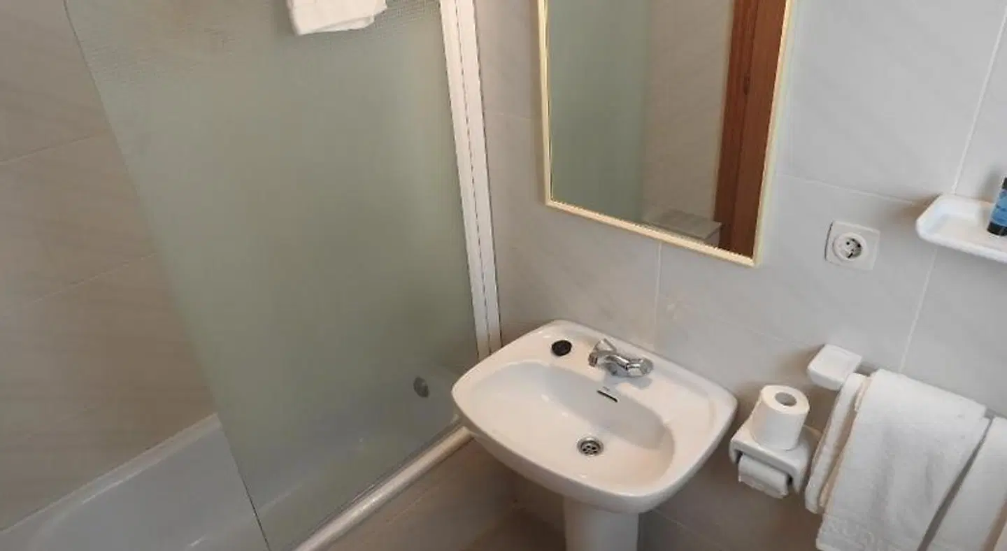 Hostal Noray i Rigau Badezimmer