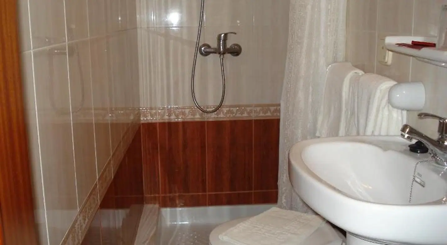 Hostal Noray i Rigau Badezimmer
