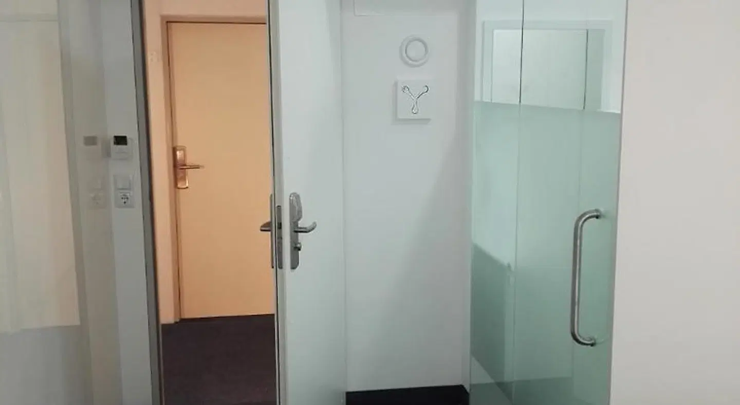 Business Hostel Wiesbaden ONE Badezimmer