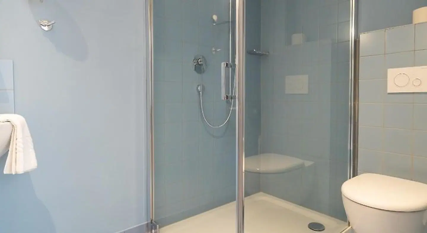 Spiekerooger Leidenschaft - Hotel Künstlerherberge Badezimmer