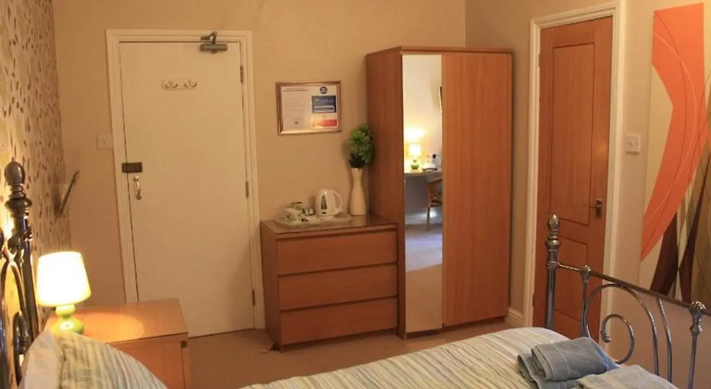 The Meltham Guest House ROOM_EXAMPLE
