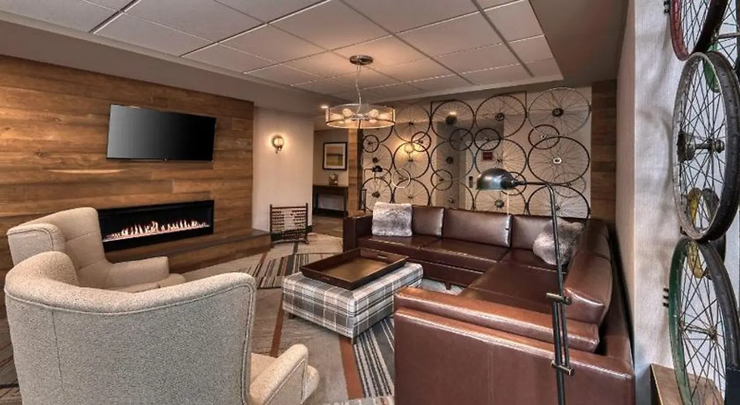 Four Points by Sheraton Barrie LOUNGE_LOBBY