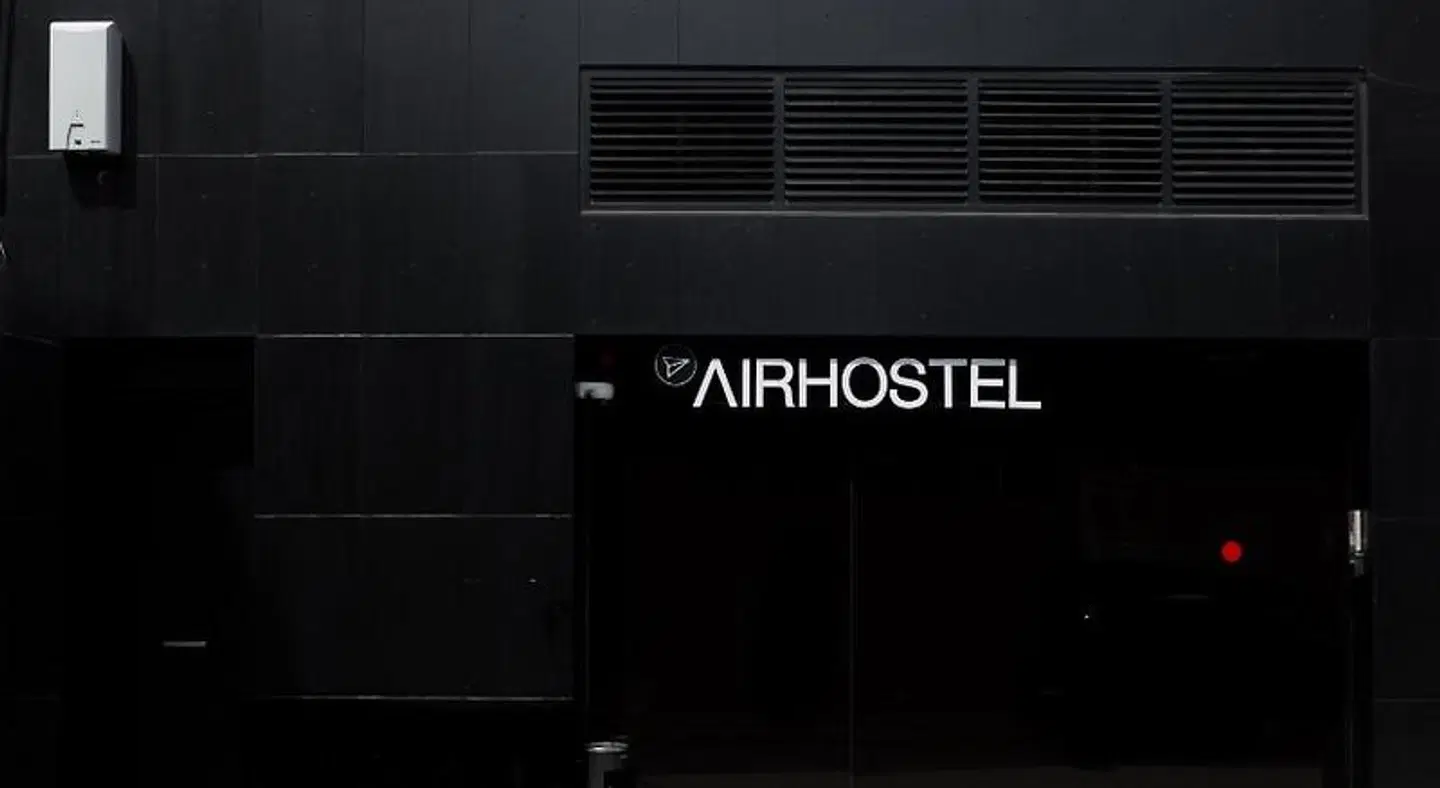 Airhostel Barcelona Airport 24h EXTERIOR