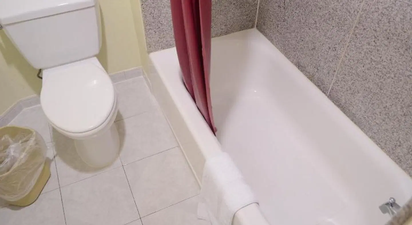Scottish Inn and Suites Reliant Park/Texas Medical Center Badezimmer