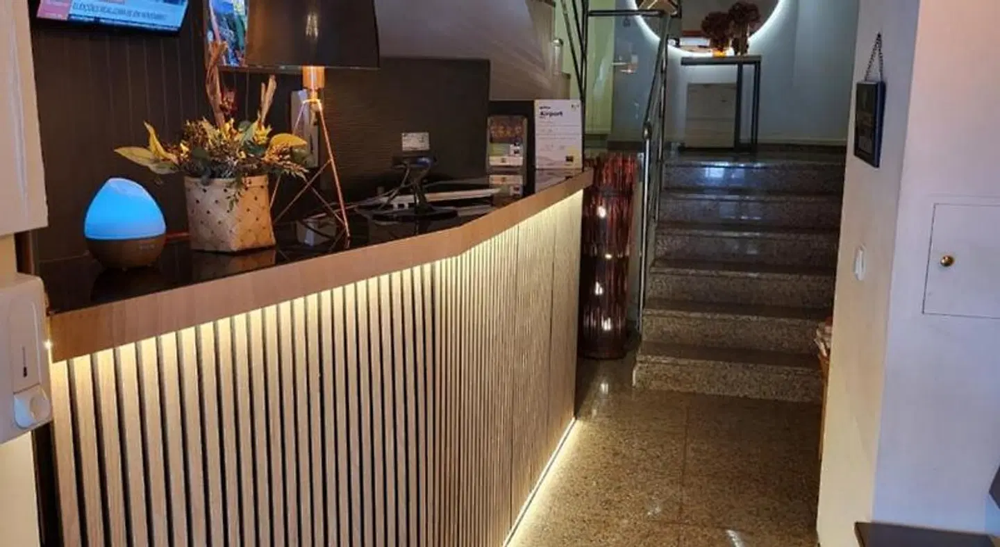 Hotel Residencial Dora Bar
