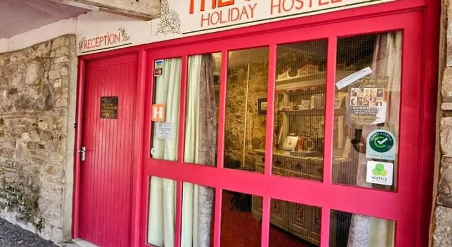 Old Mill Holiday Hostel EXTERIOR
