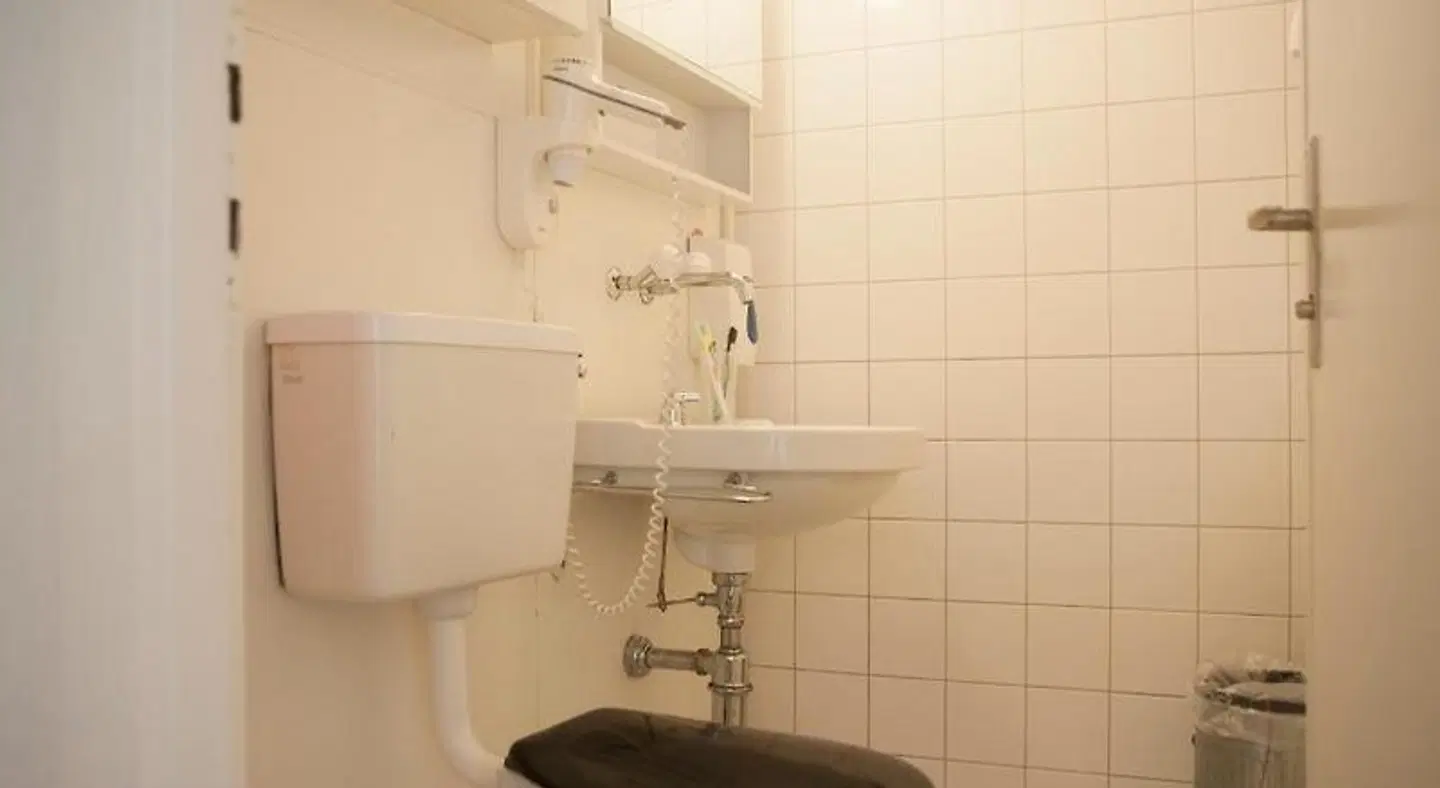 Balmers Hostel Badezimmer
