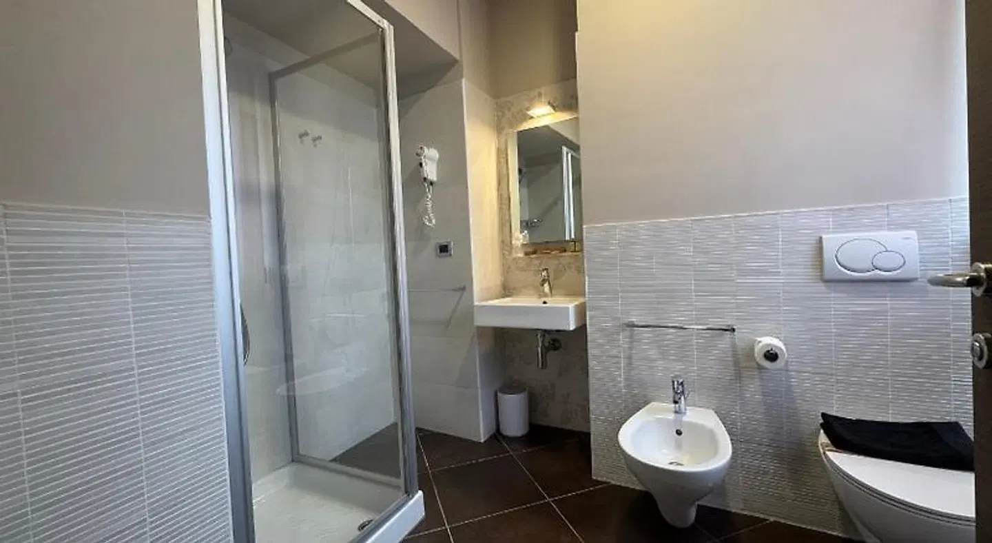 Tropicana Room and Breakfast Badezimmer