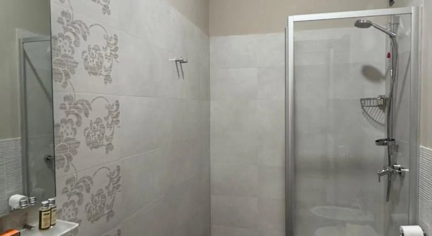 Tropicana Room and Breakfast Badezimmer