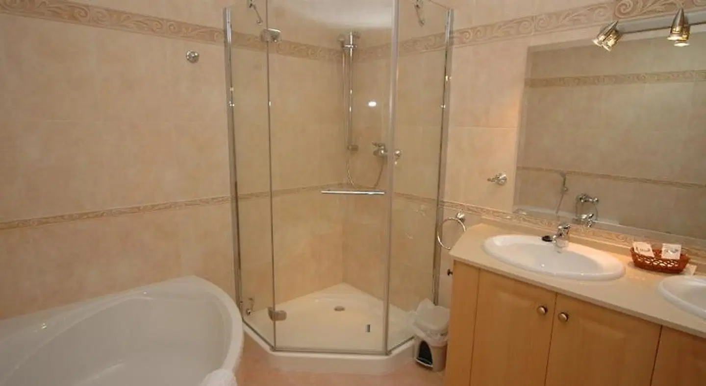 Marbella Beach Resort at Club Playa Real Badezimmer