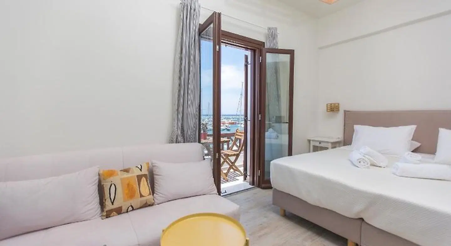 Amalthia Luxury Studios ROOM_EXAMPLE