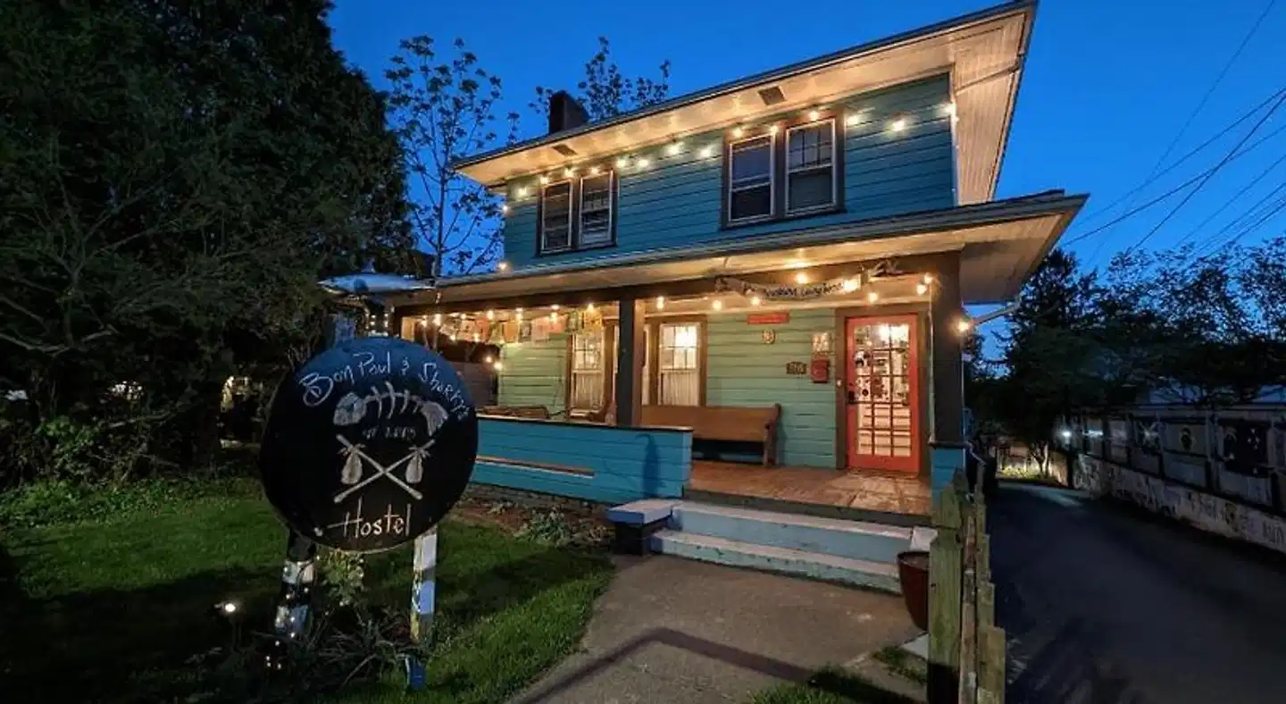 Bon Paul & Sharky's Hostel Aussenansicht