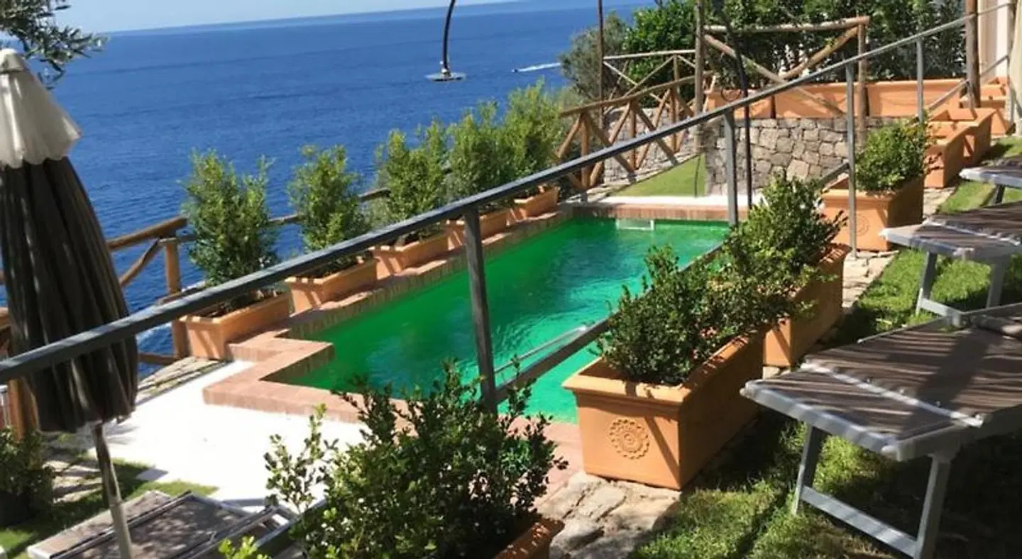 La Maurella OUTDOOR_POOL