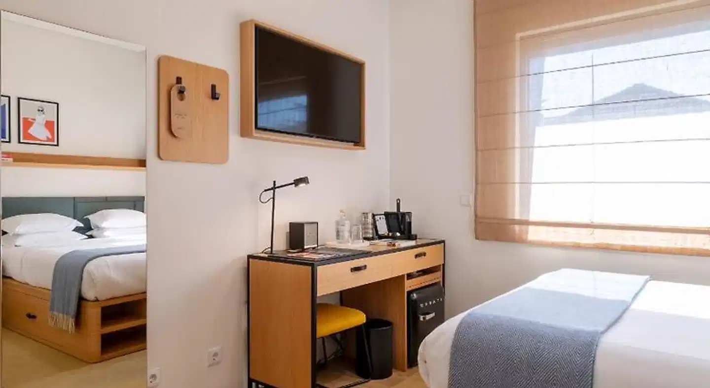 BFRESH Hotel - Padel, Pool & Fitness - Adults Only - Private Parking Wohnbeispiel