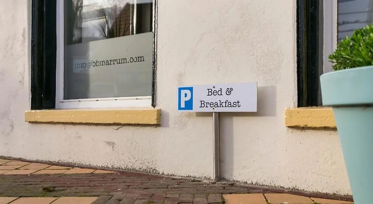 Bed & Breakfast Marrum EXTERIOR