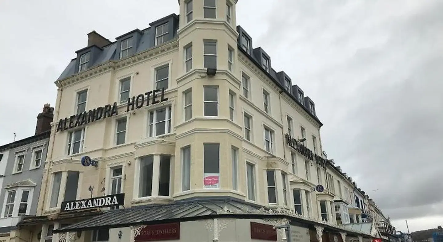 The Alexandra Hotel EXTERIOR