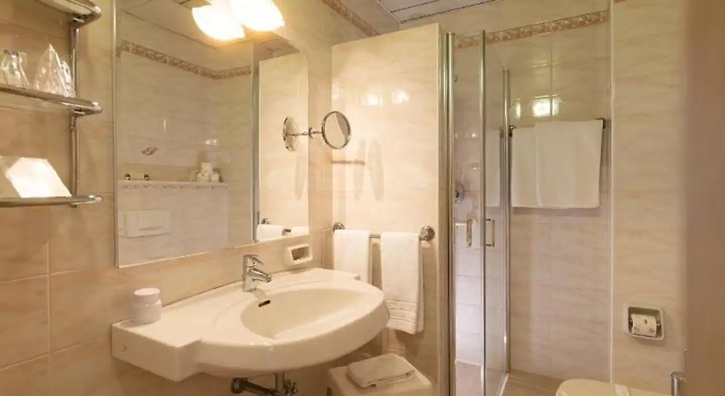 Hotel Abano Astoria Badezimmer