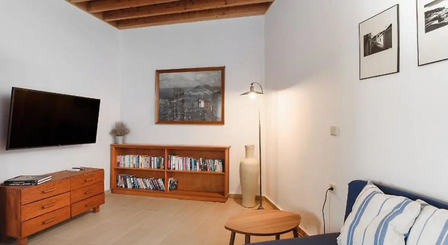 Thea Villas & Suite ROOM_EXAMPLE