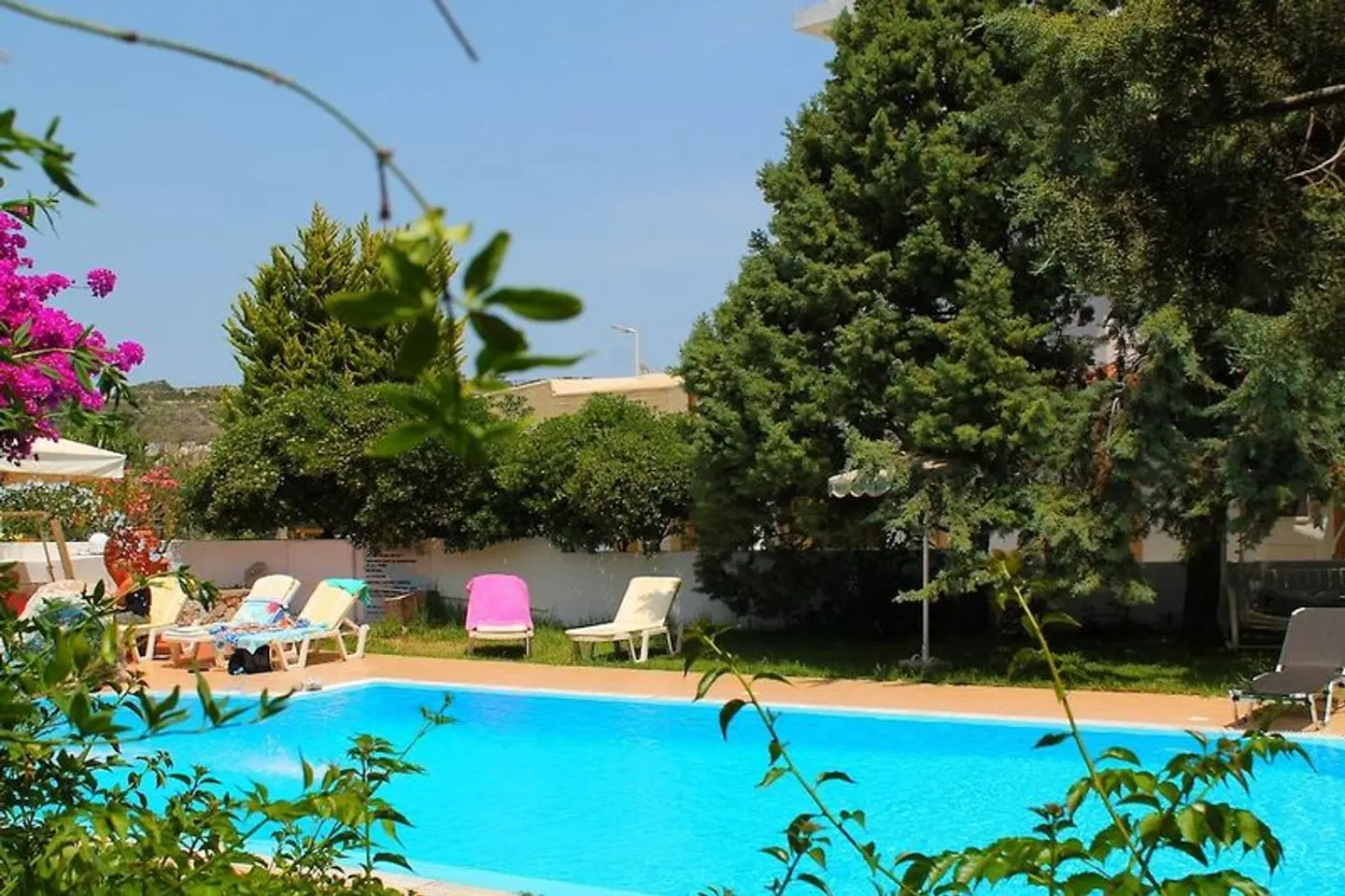 Melody Studios OUTDOOR_POOL
