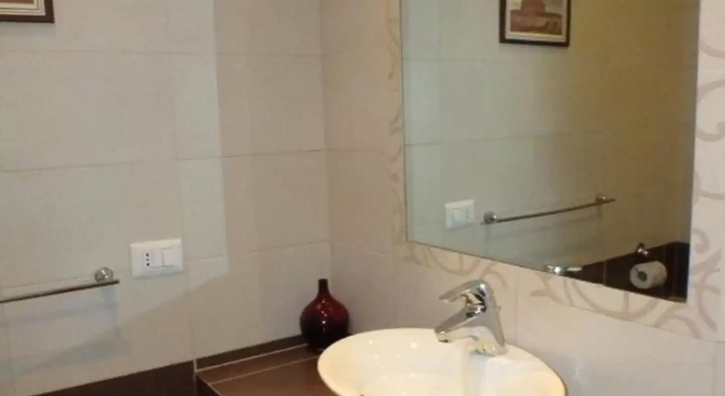 Vatican City Guest House Badezimmer