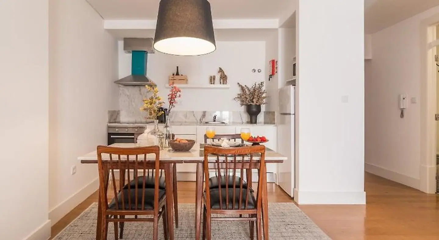 Alma Apartments | RentExperience Bar
