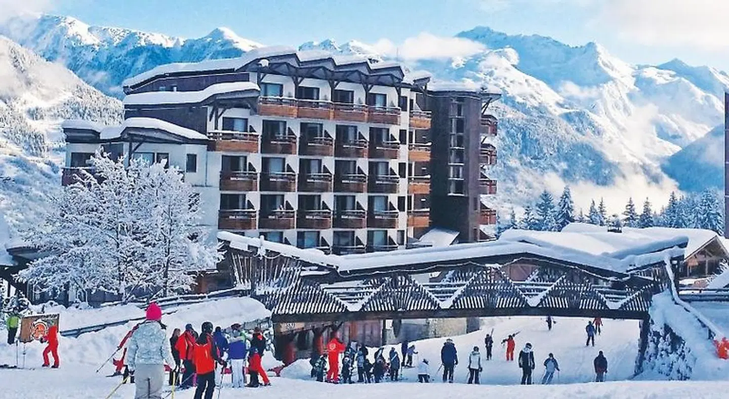 Le Montana Hotel EXTERIOR
