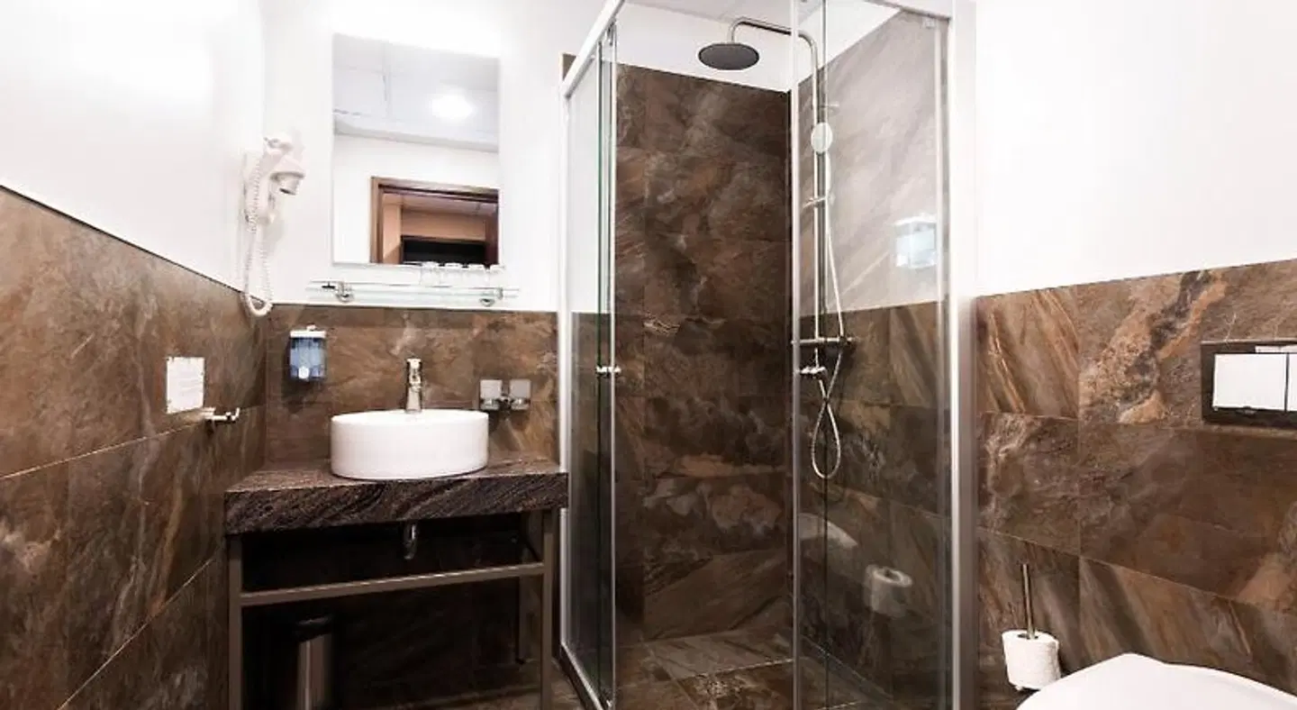 Adoryal Hotell Badezimmer