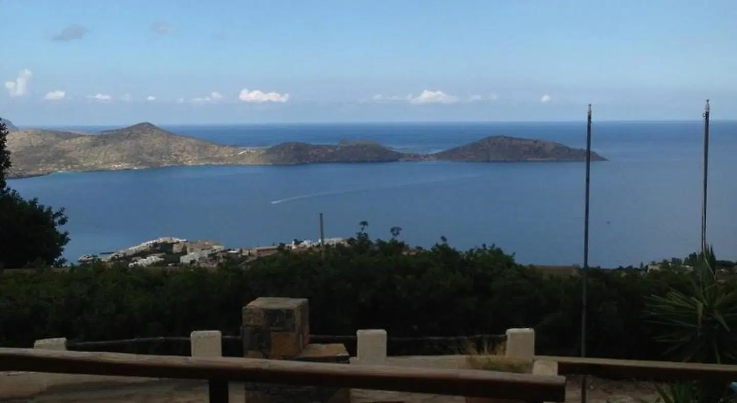 Adrakos Apartments Terrasse