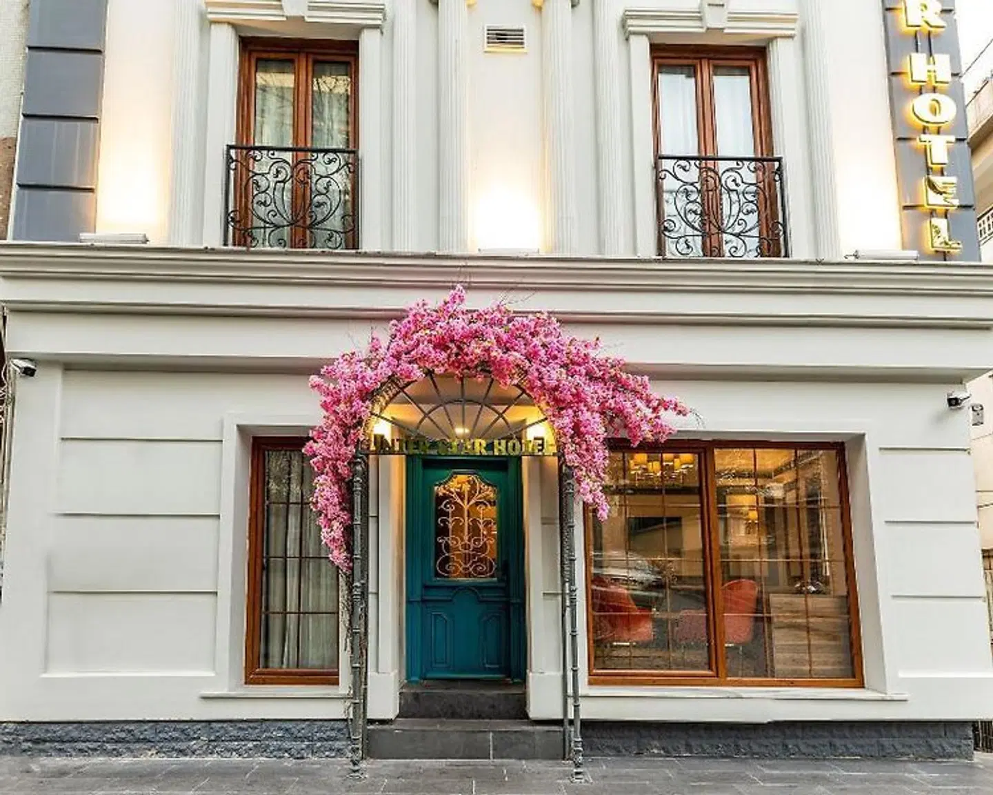 Interstar Hotel EXTERIOR