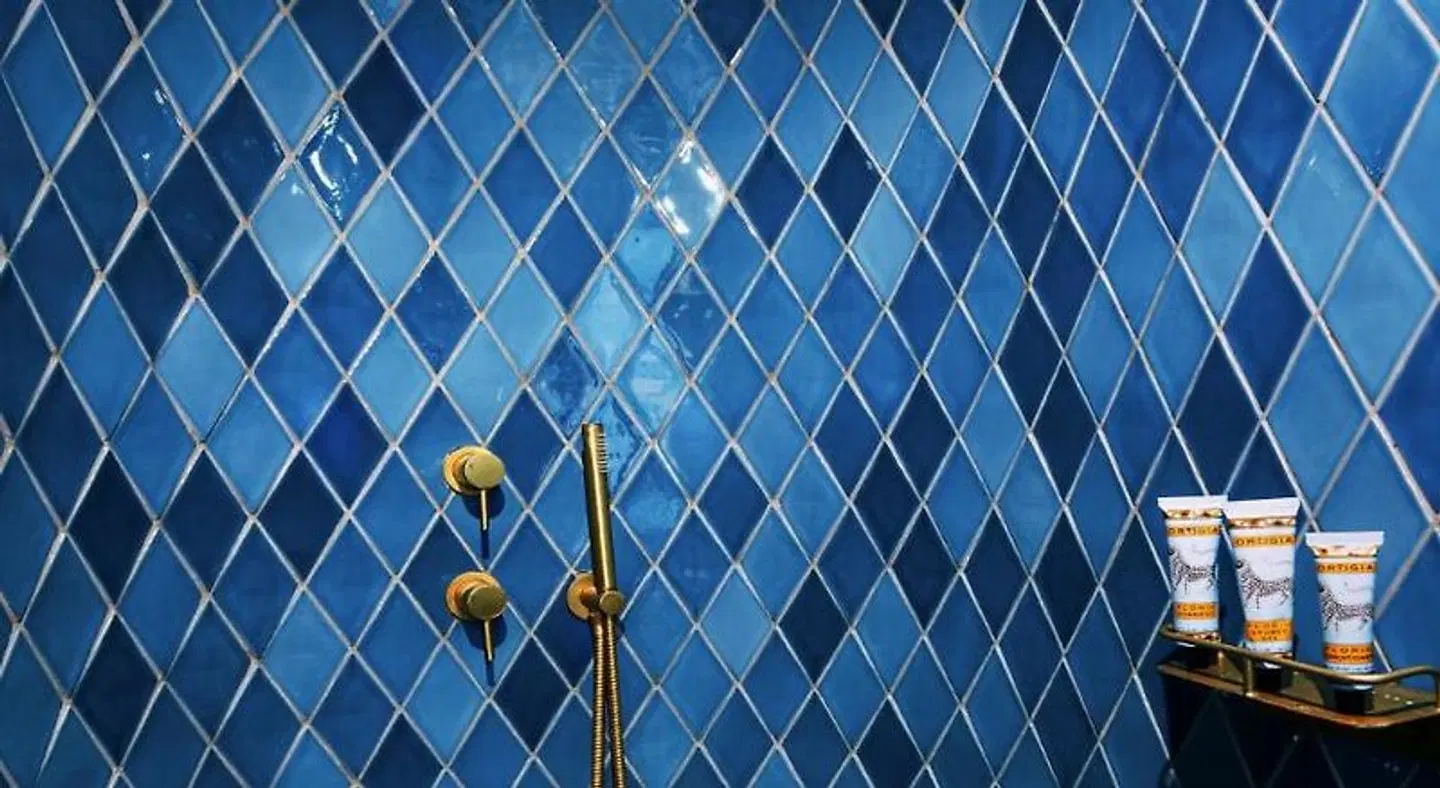 Gatsby Athens Hallenbad