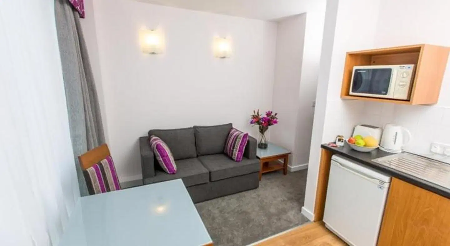 Metro Hotel Dublin Airport ROOM_EXAMPLE