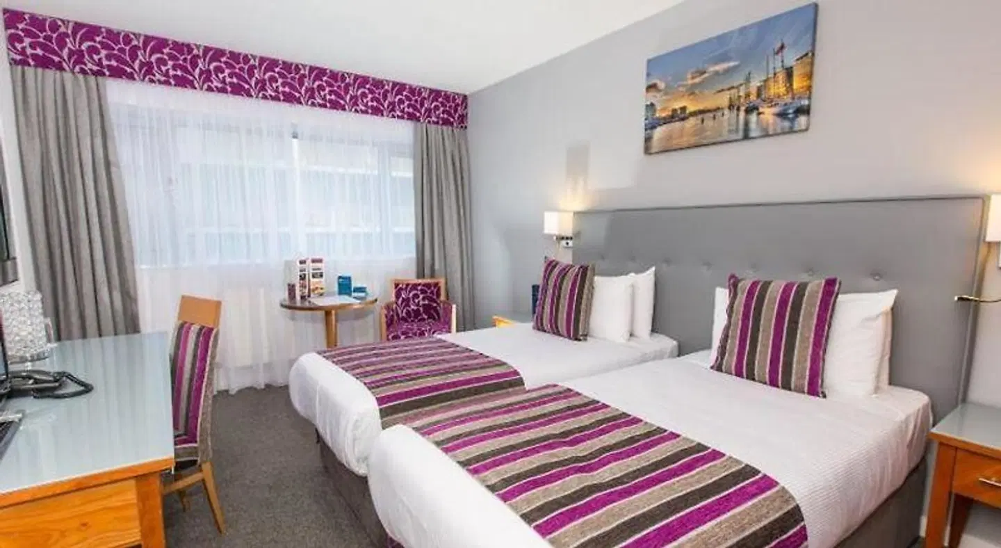 Metro Hotel Dublin Airport ROOM_EXAMPLE