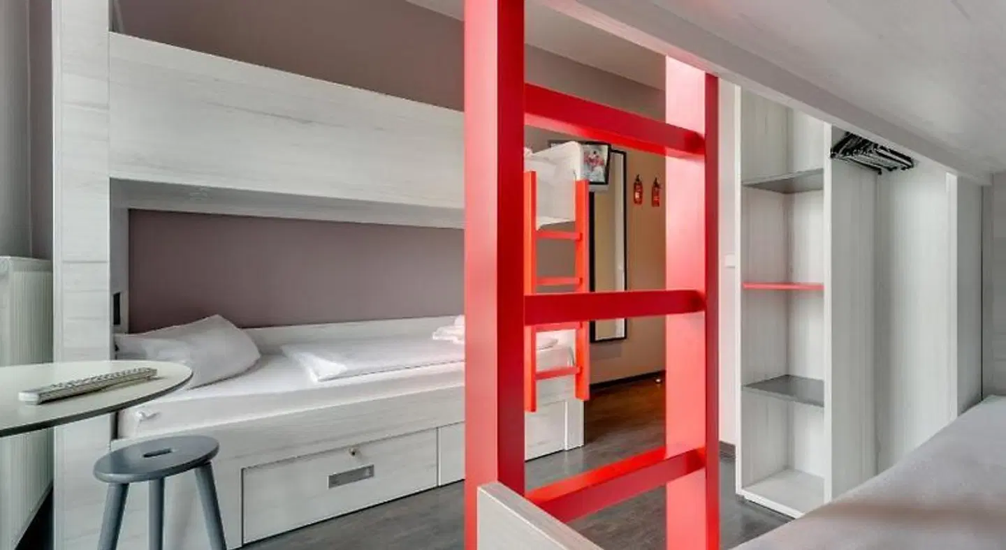 MEININGER Hotel Berlin Alexanderplatz Badezimmer