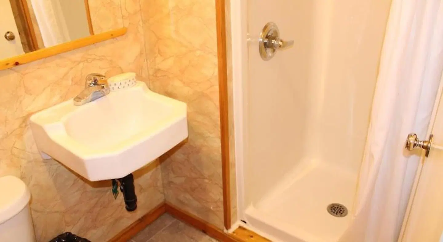 Quest Motel Badezimmer