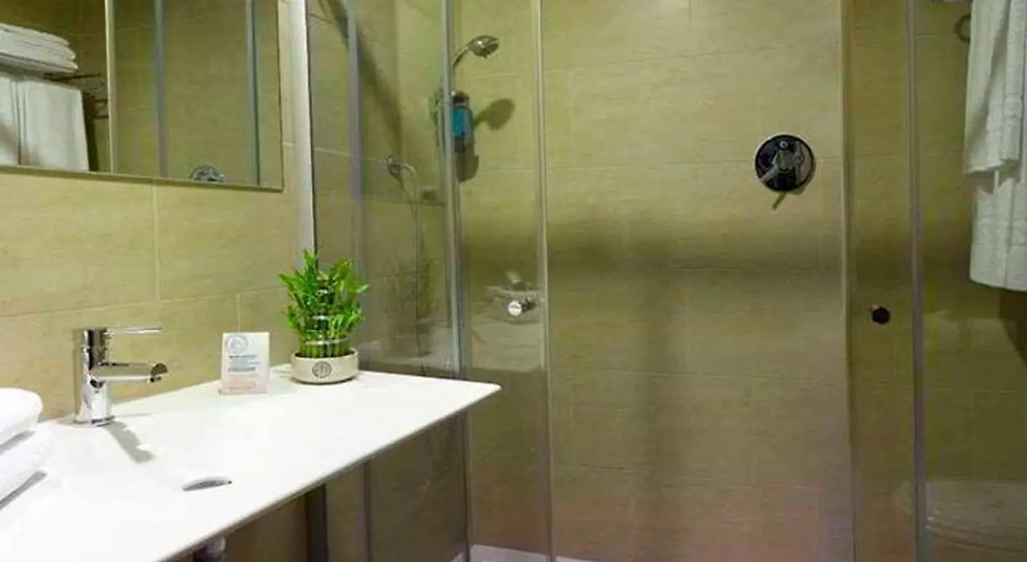 H2 Avila Badezimmer