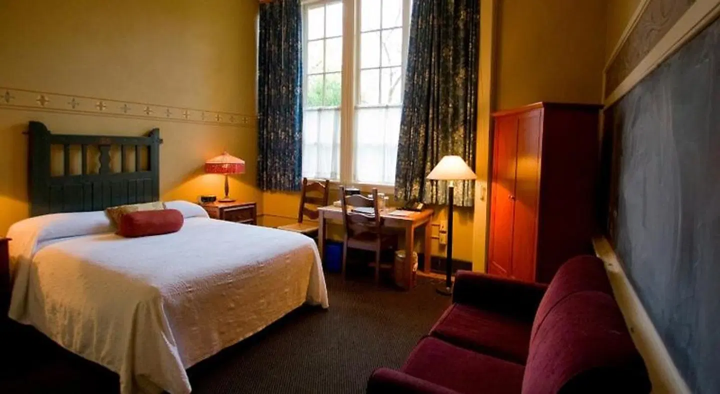 McMenamins Kennedy School ROOM_EXAMPLE