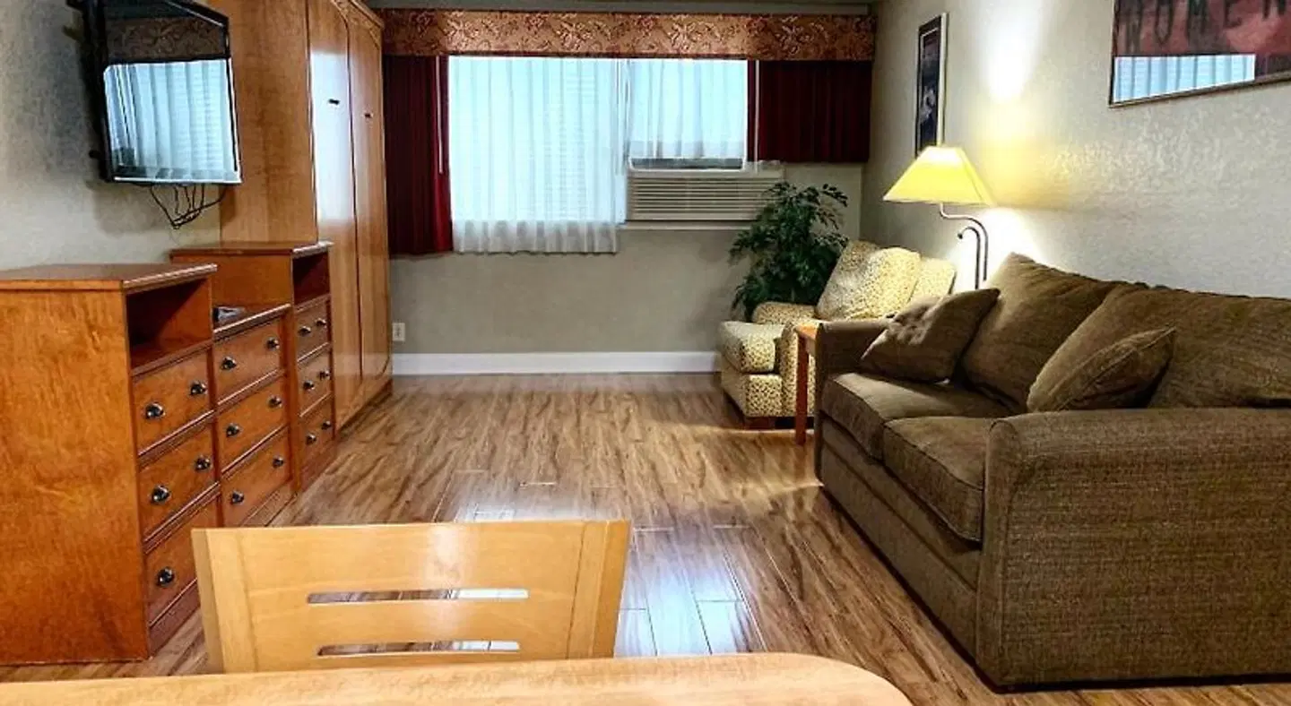 Stratford Inn ROOM_EXAMPLE