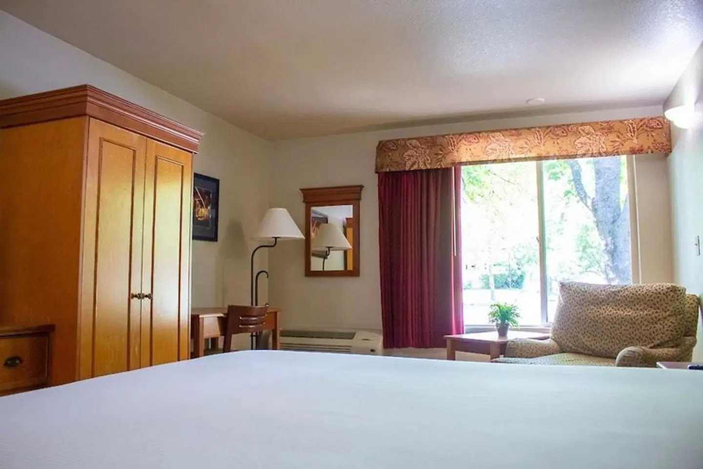 Stratford Inn ROOM_EXAMPLE